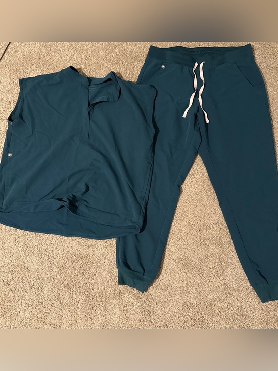 Figs Pants - Figs Technical Collection Scrub Set Caribbean Blue Zamora Joggers, Rafaela Top